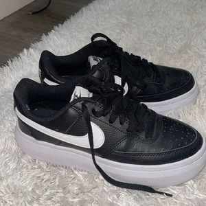 Platform Nike sneakers